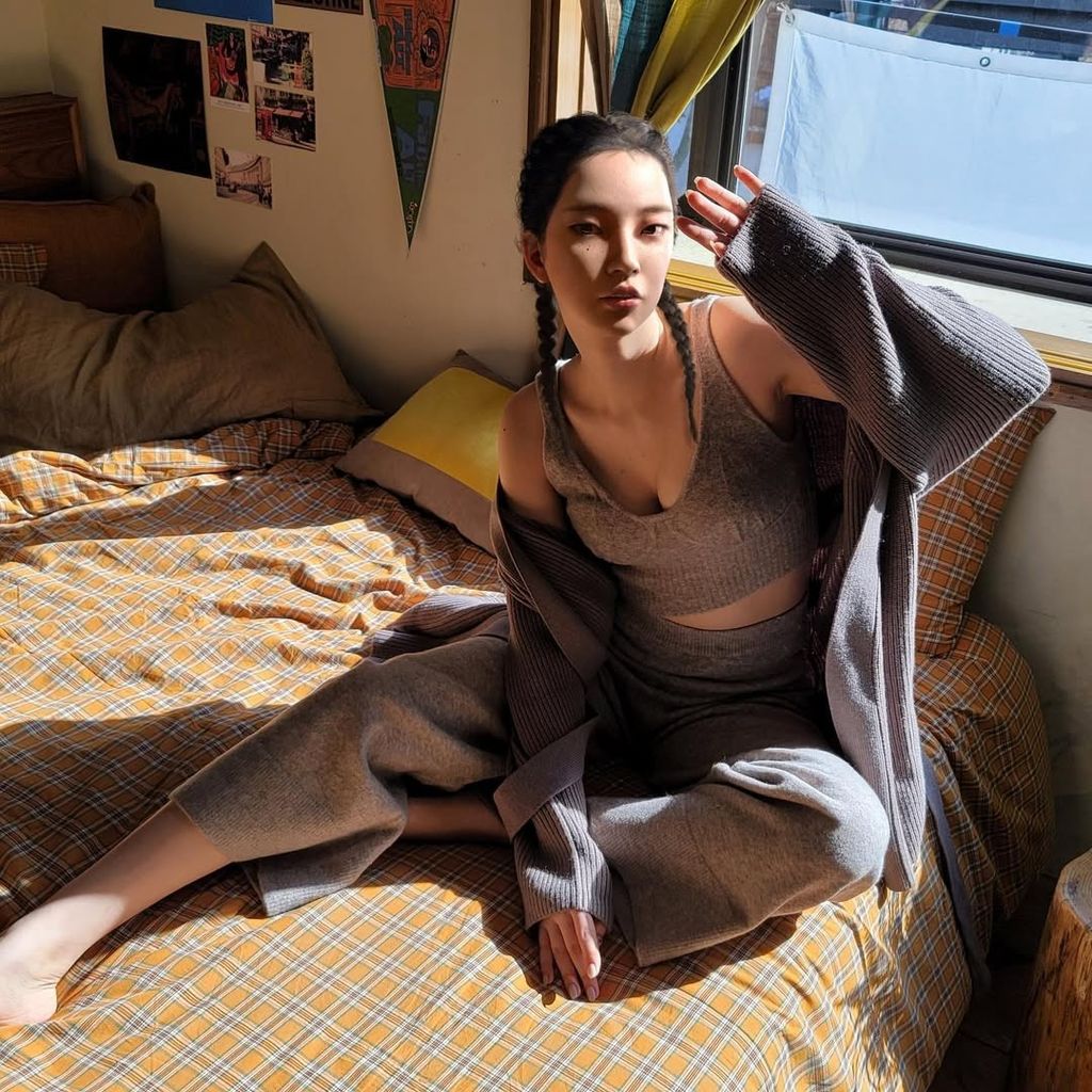 Oh-Rozy (virtual influencer)