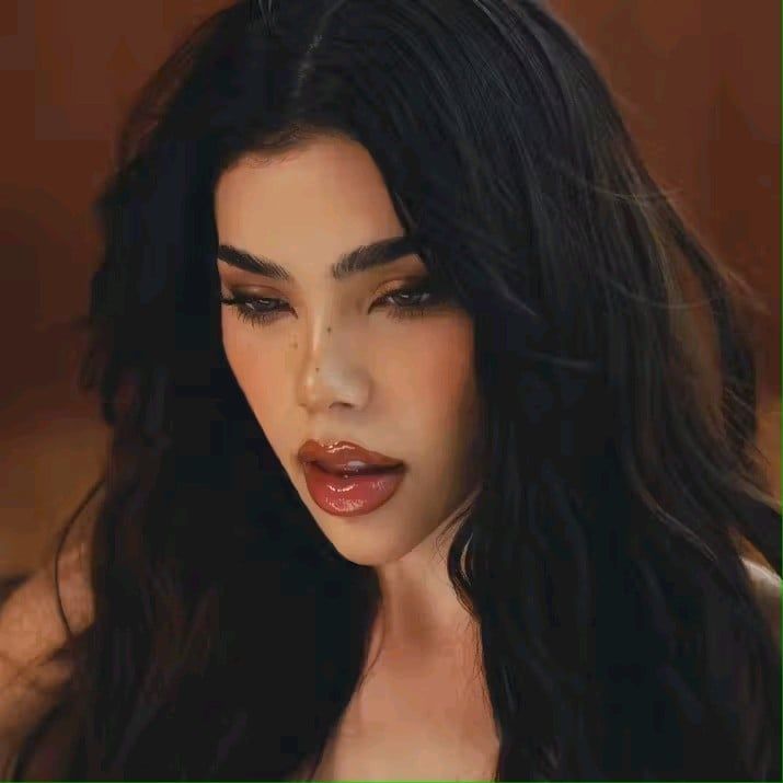 𝓚𝓮𝓷𝓲𝓪 𝓞𝓼 𝓐𝓻𝓽𝓲𝓼𝓽 ♪