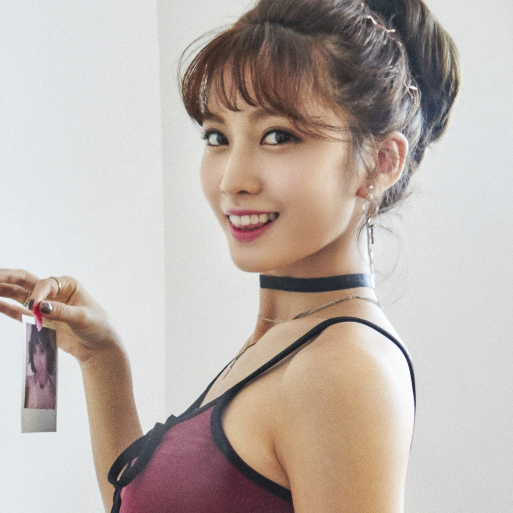 MOMO (From TWICE)