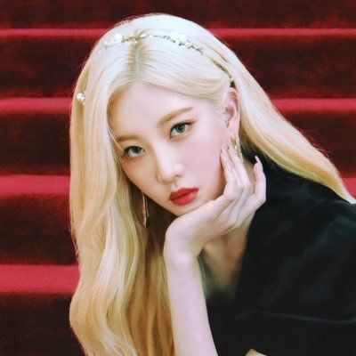 Kim Jung-eun (Kim Lip) LOONA