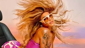 Pabllo Vittar (Batidão tropical)