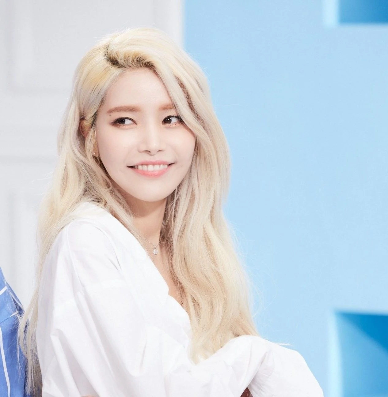 Kim Yong Sun - Solar (Mamamoo) (by @urann._.u)