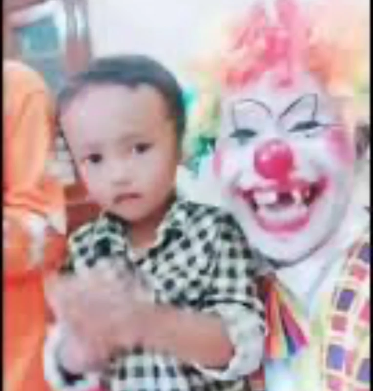 Tre tre tra tre tra tre Clown