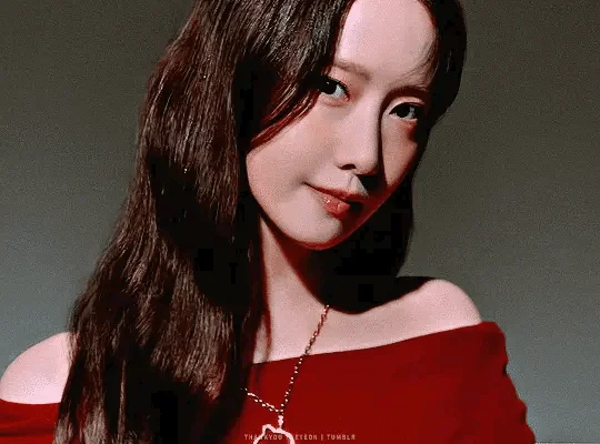 Yoona (Girls’ Generation)
