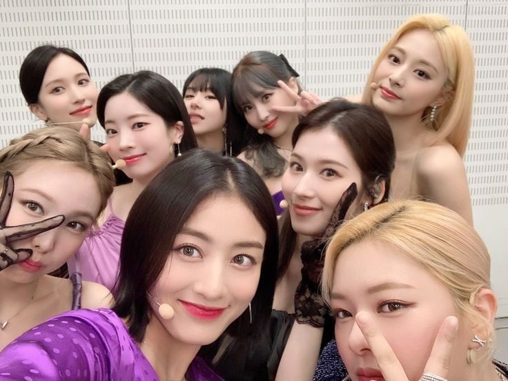 TWICE [ALL MEMBERS SINGING]