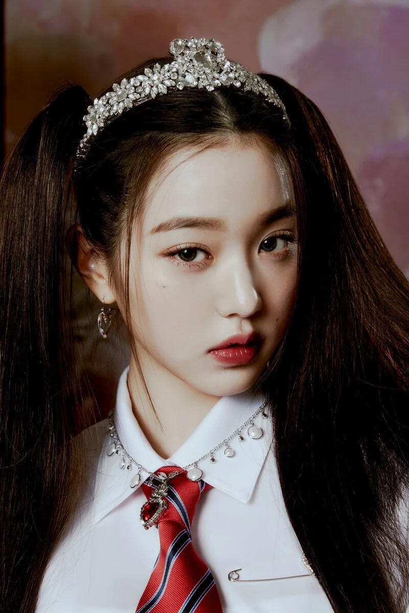 Jang Wonyoung (IVE/ex-IZ*One) [by @platesfork]