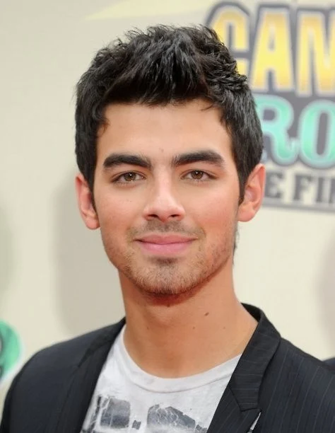 Joe Jonas (Jonas Brothers) (Speaking-Rapping) (2010)