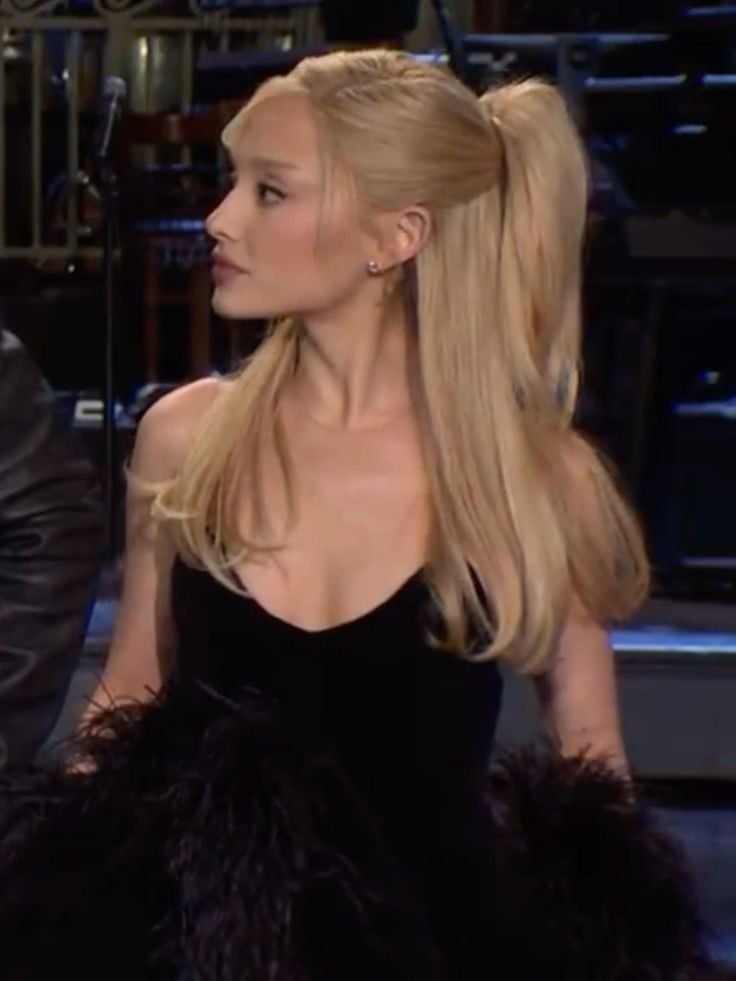 Ariana Grande 2