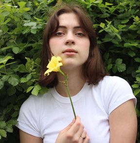 Lizzy Mcalpine