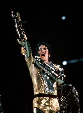 Michael Jackson Talking During Concerts
