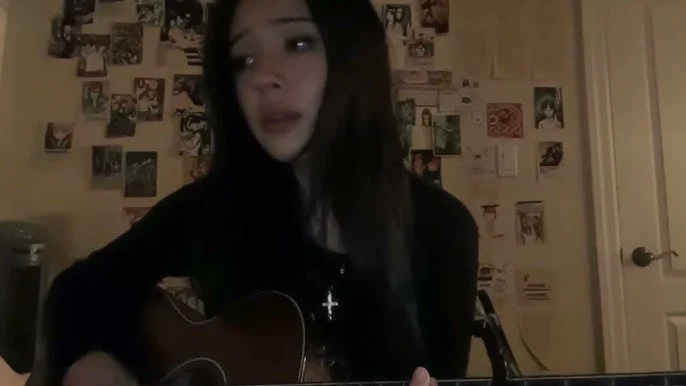 Lauryn Kovacs (Cover Youtuber/Artist)