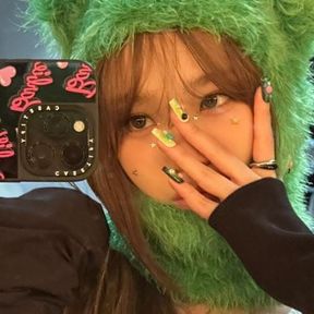 Chaewon Strong Ver