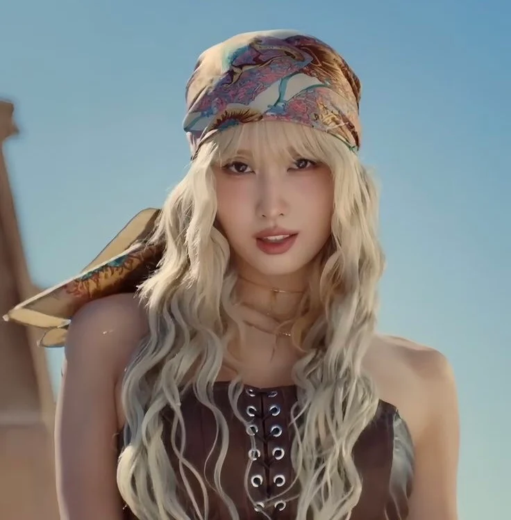 Hirai Momo 