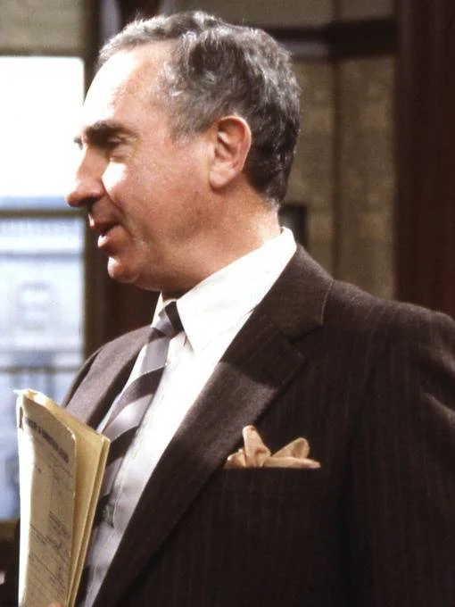 Humphrey Appleby2
