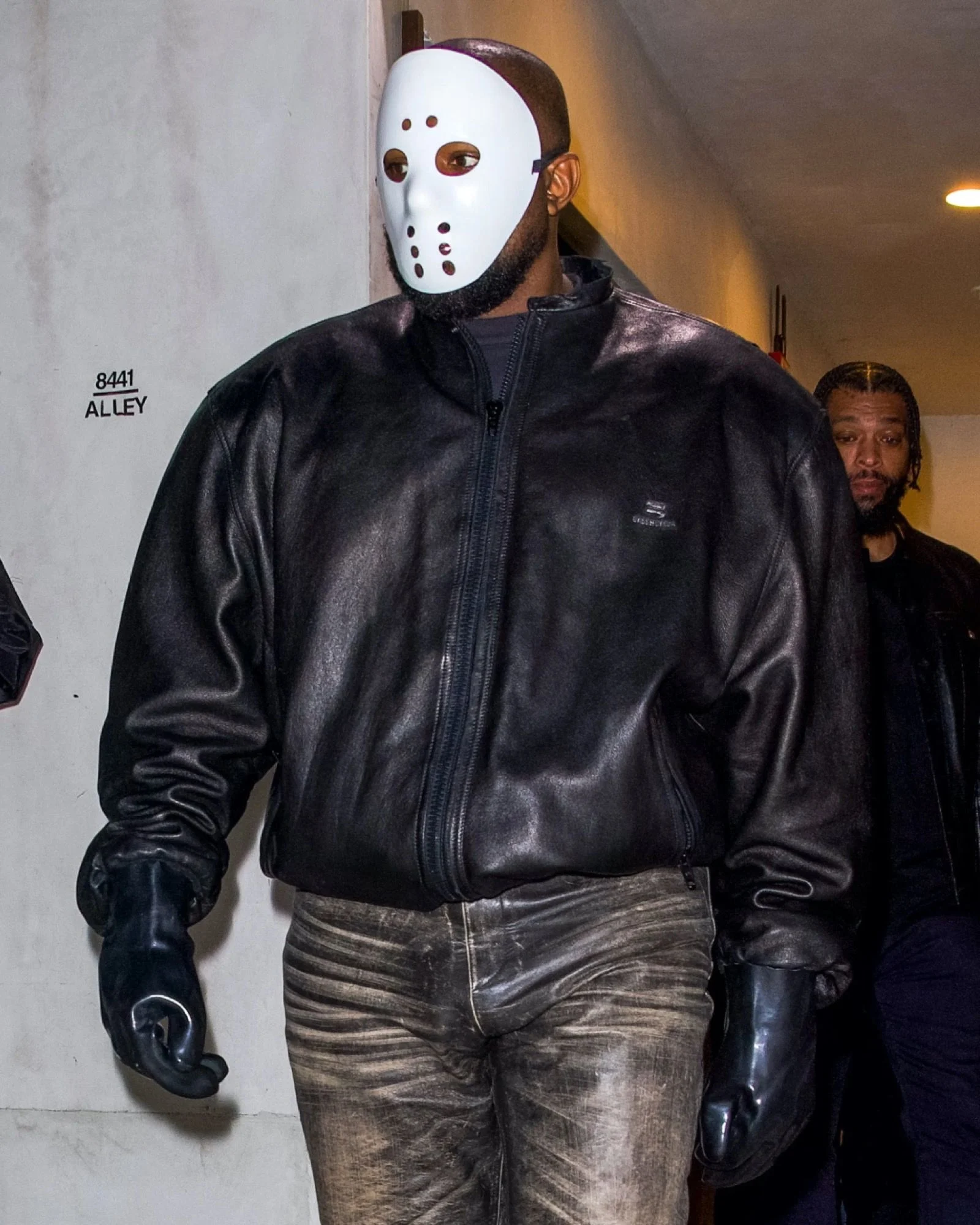 Kanye West Vultures 5b