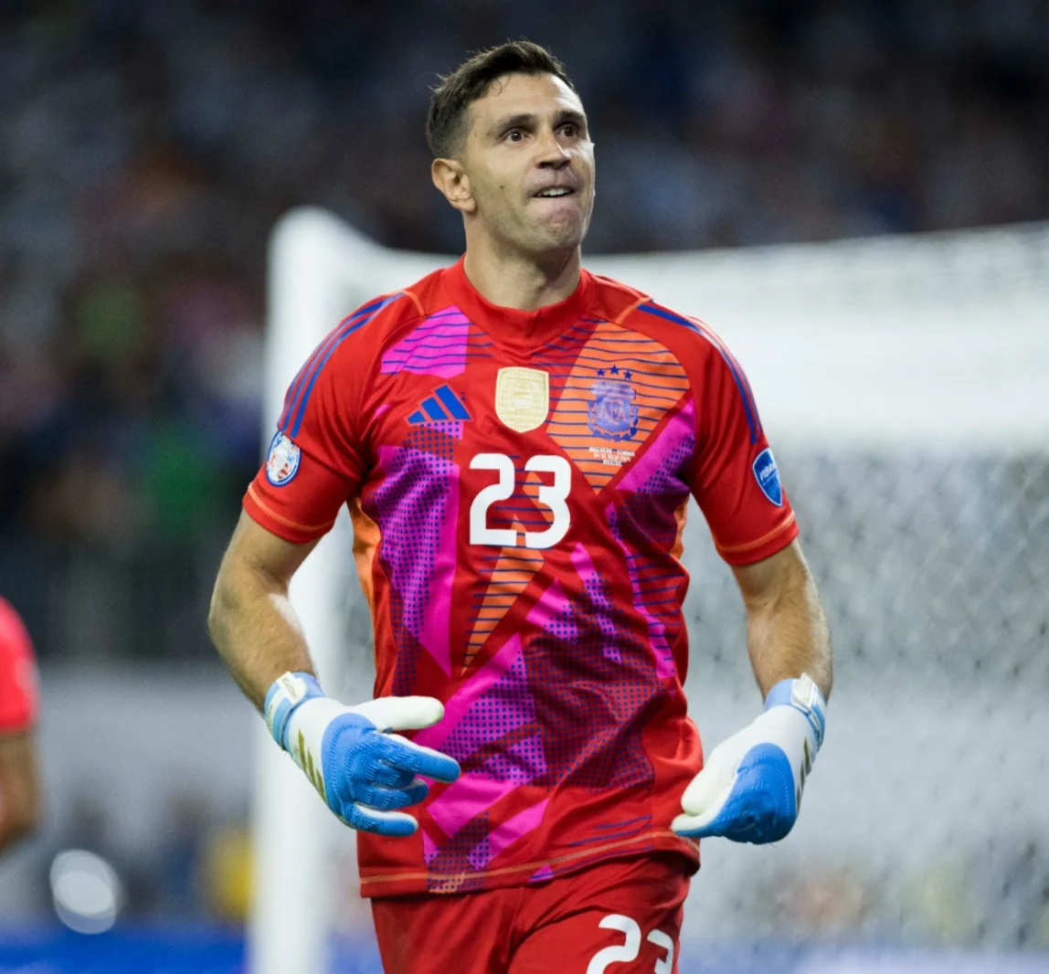 Emiliano "Dibu" Martinez