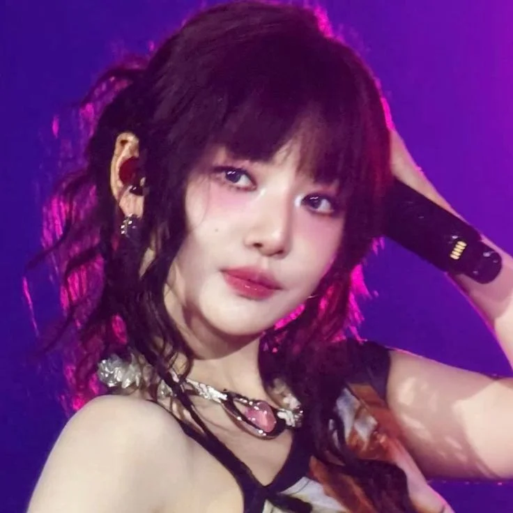 NingNing (닝닝)
