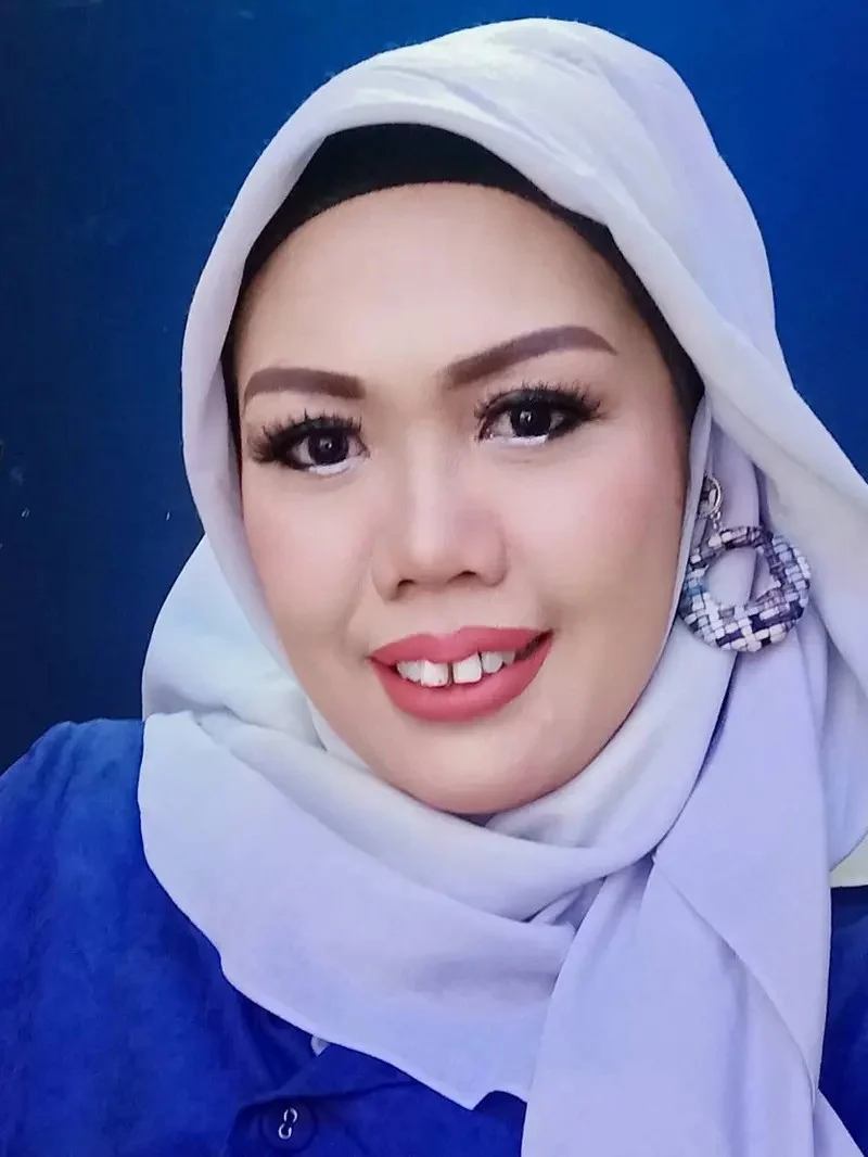 Elly Sugigi