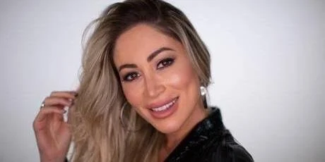 Carol Narizinho 