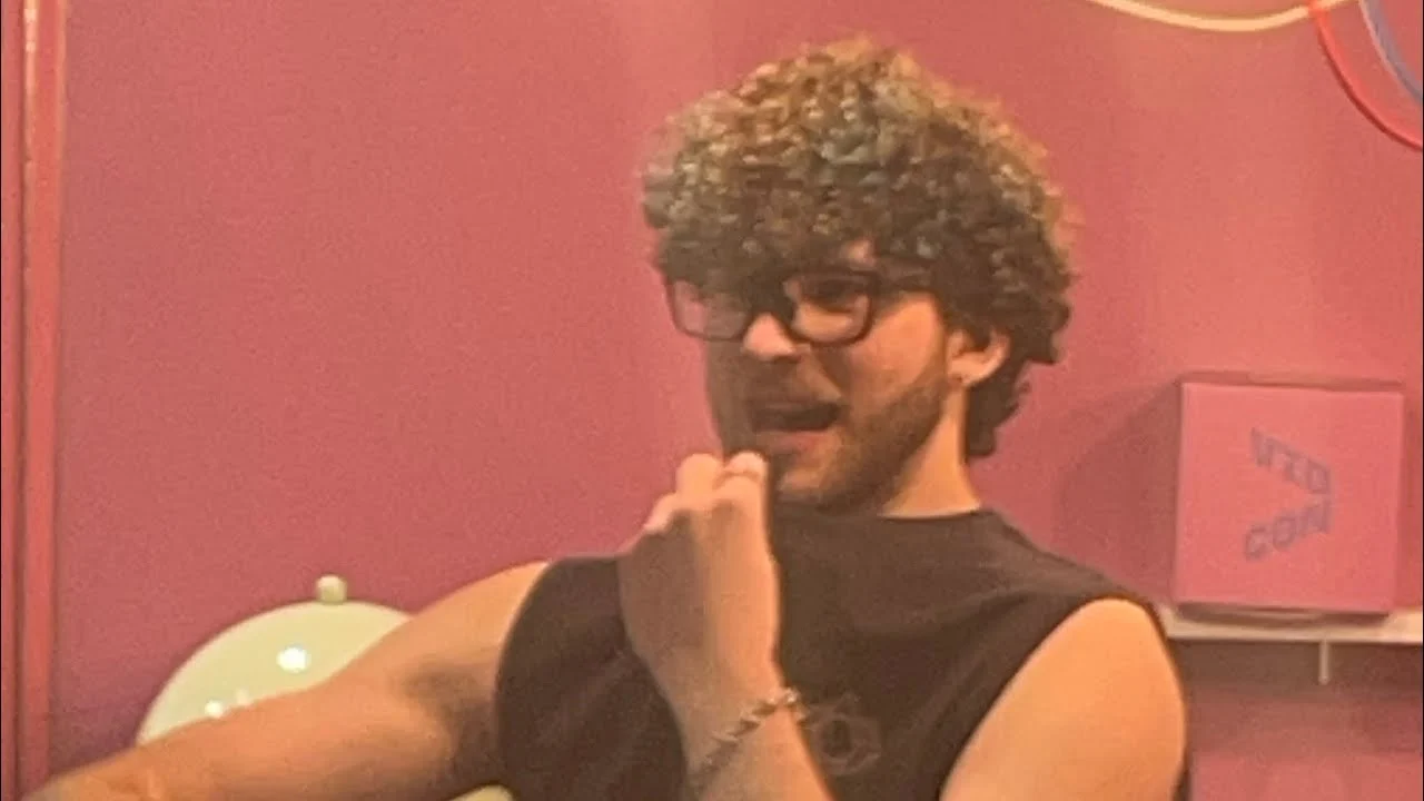 jmancurly (Vidcon mic 2024-2025)
