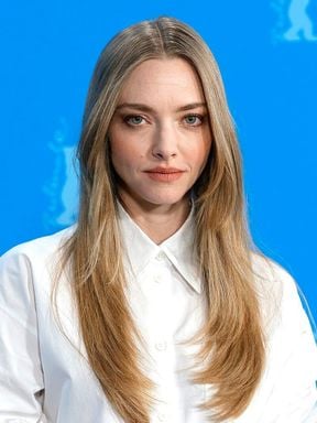 amanda seyfried singing model 