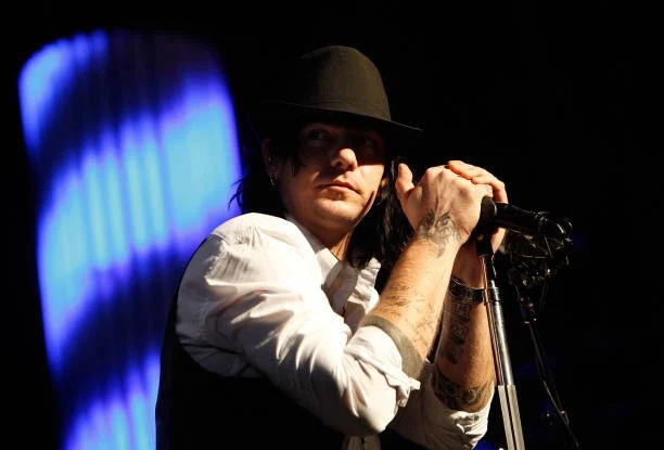Adam gontier AI v2