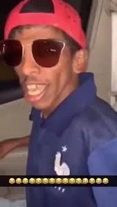 اقوى من يقلد صوت الناقة (meme)
