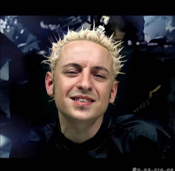 Chester Bennigton SUP3RMASS1VE