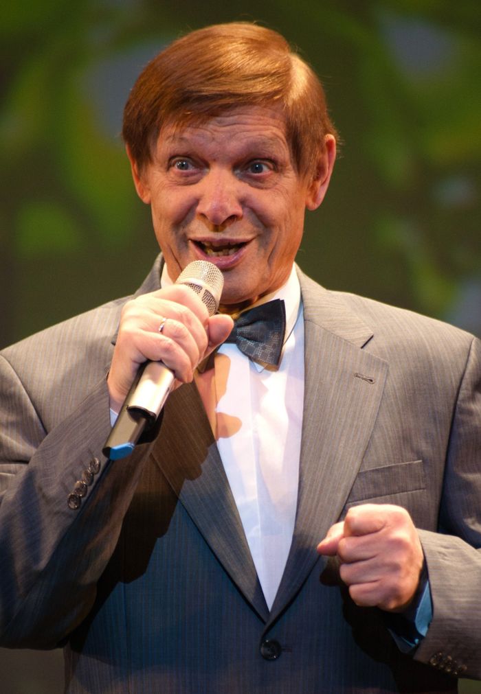 Eduard Khil (Mr. Trololo)