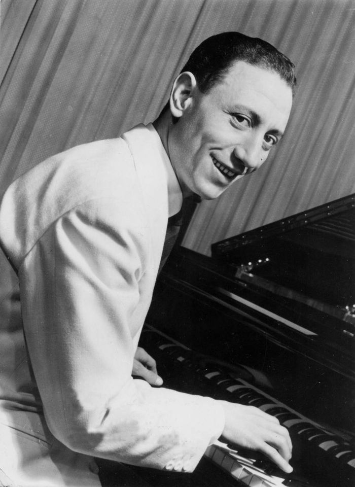 Renato Carosone (old Italian Singer Napolitan) (Audio 50s era)