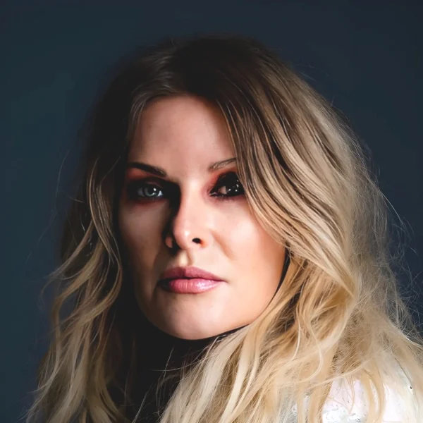 Elizabeth Cook