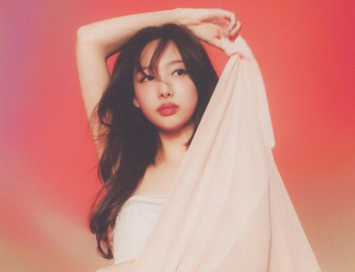 Nayeon Solo