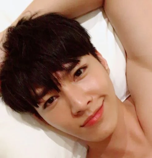 炎亚纶