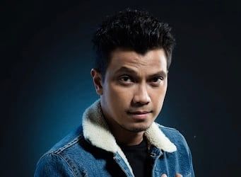 หนุ่ม กะลา (Num Kala) [Thai Rock Singer]