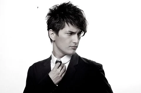 ชิน ชินวุฒ (Chin Chinawut) [Thai Pop Singer]