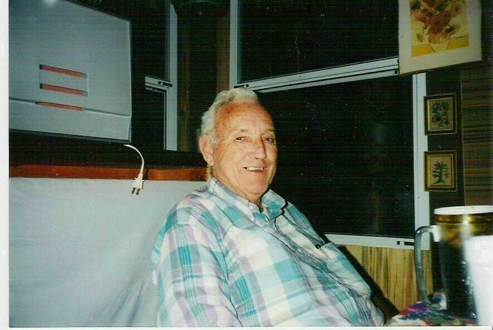 Bob Chandler (Chris Chan)