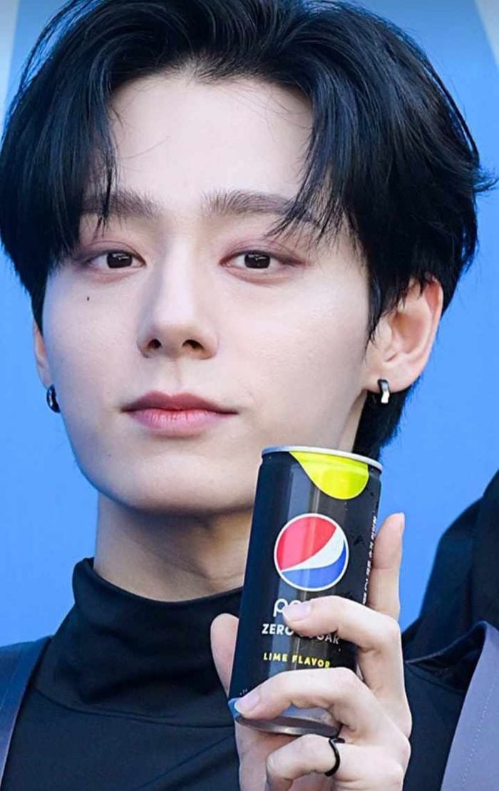 HWANWOONG SPEAKS