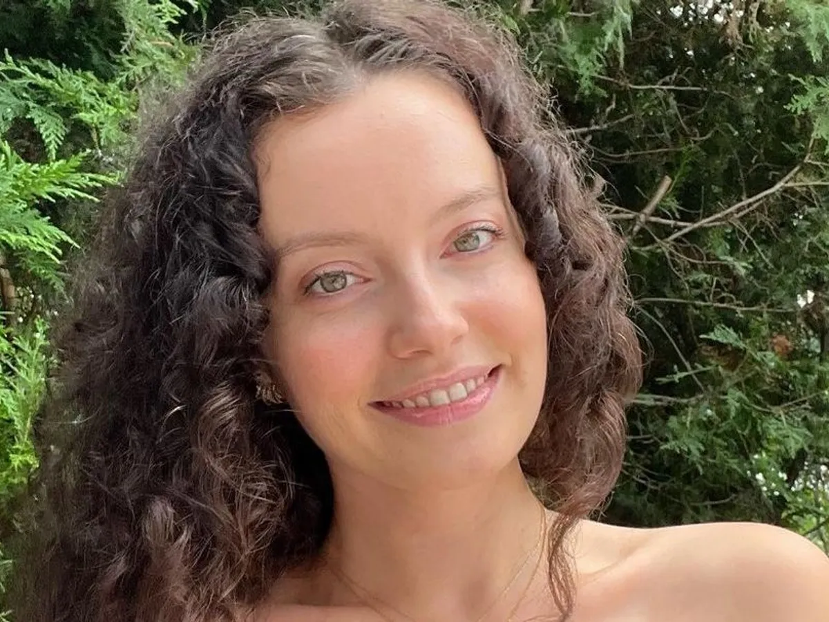 Meryem Çelik (Gizem Arikan) Wounded Birds (Latin Spanish Version)