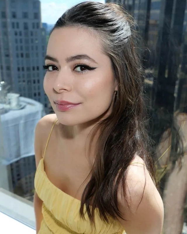 Miranda Cosgrove (Talking) (2024)