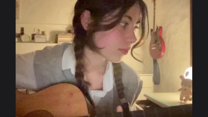 Bianca Domez (Covers YouTuber / Artist)