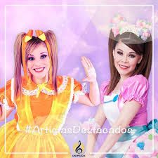 Muñequita aracelia y muñequita Elizabeth combinadas
