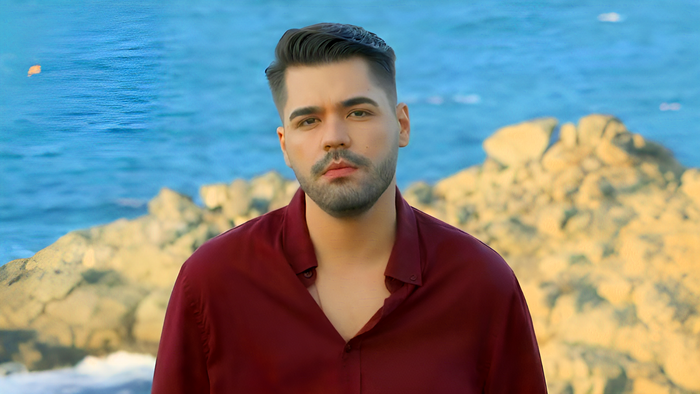 Emir Can İğrek (Ali Cabbar)