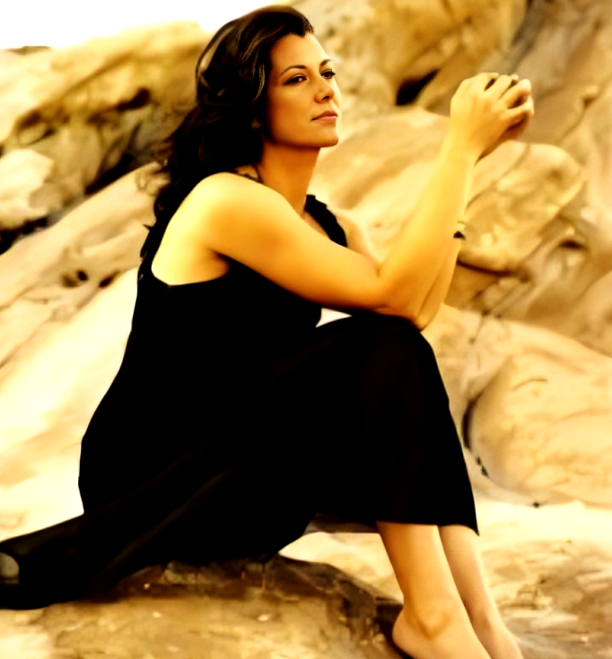 Amy Grant (Rock Of Ages...Hymns & Faith Era)