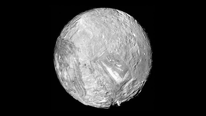 Miranda (uranus' moon)