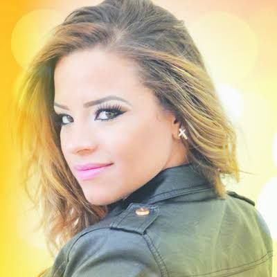 Elyssa Gomes (Cantora Gospel)