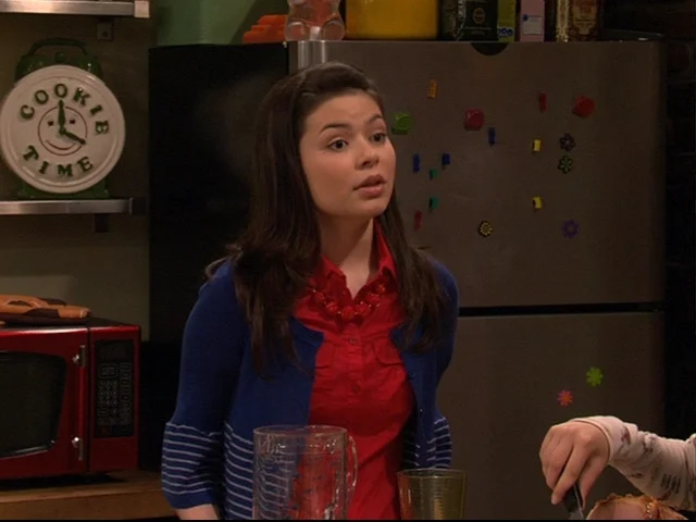 Carly Shay [iCarly, Season 1-2] (Miranda Cosgrove)