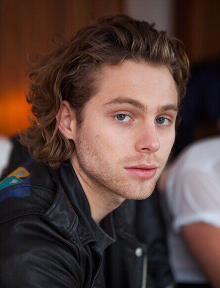 Luke Hemmings of 5SOS (Youngblood Era 2018) (TITAN40K)