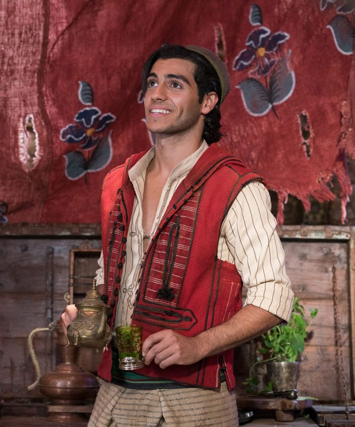 Aladdin (Mena Massoud)