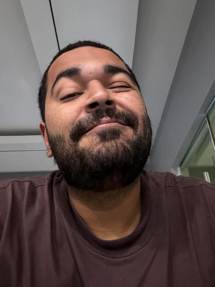 MrNobodyDudy (Indian na may pusong Pinoy)