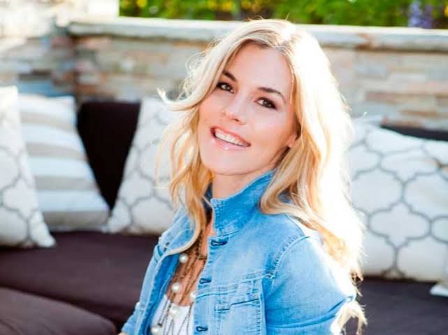 Jennifer Paige